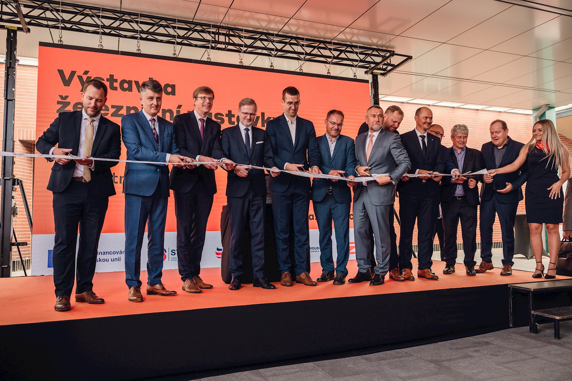 žel_uzel_střih pásky